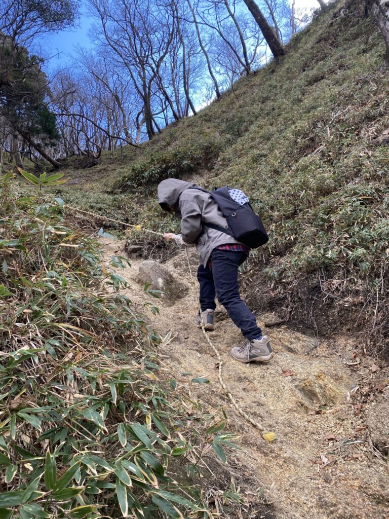 鎌ヶ岳 登山 ロープ場
