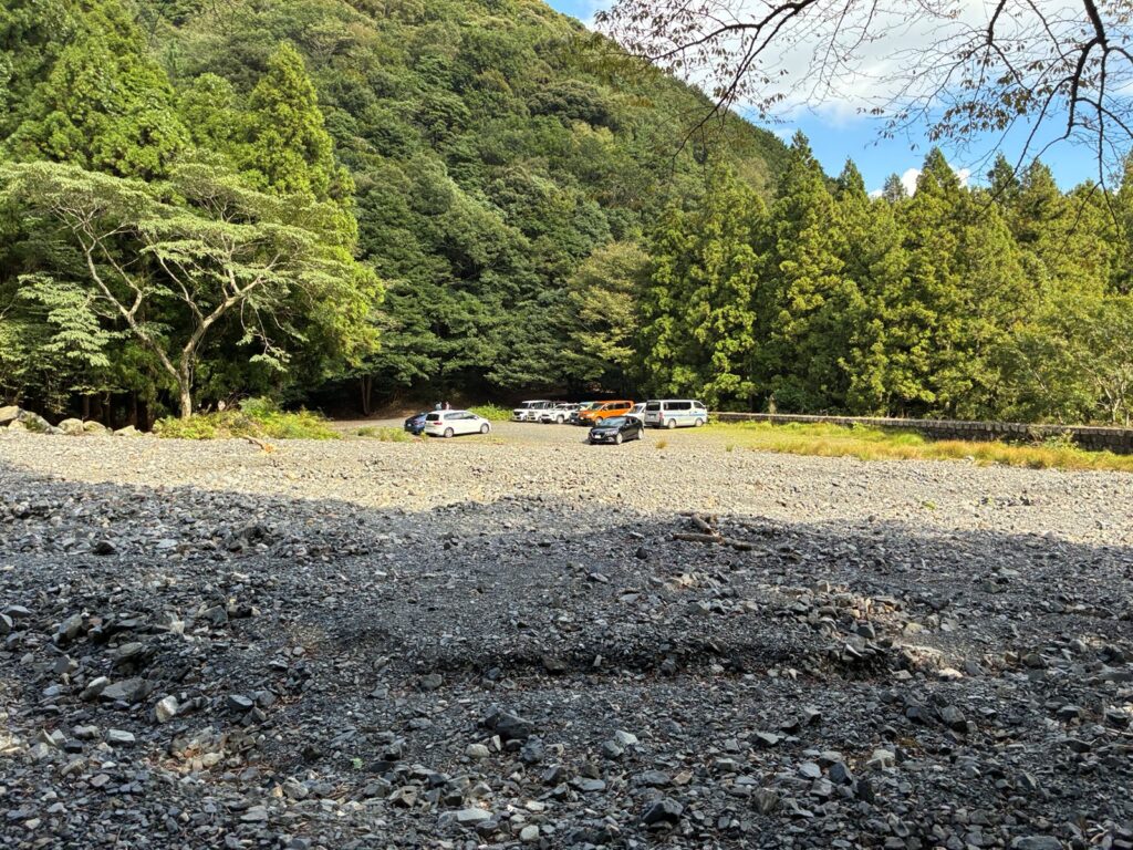 駐車場へ戻る道